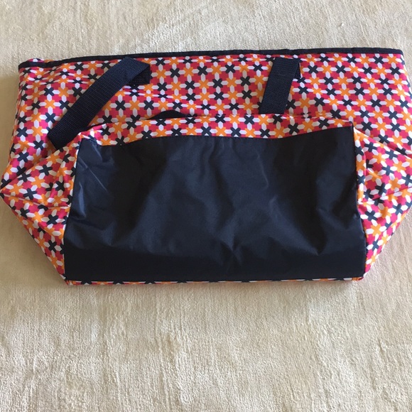 NIB Thermal Tote by Thirty-One - Picture 7 of 7